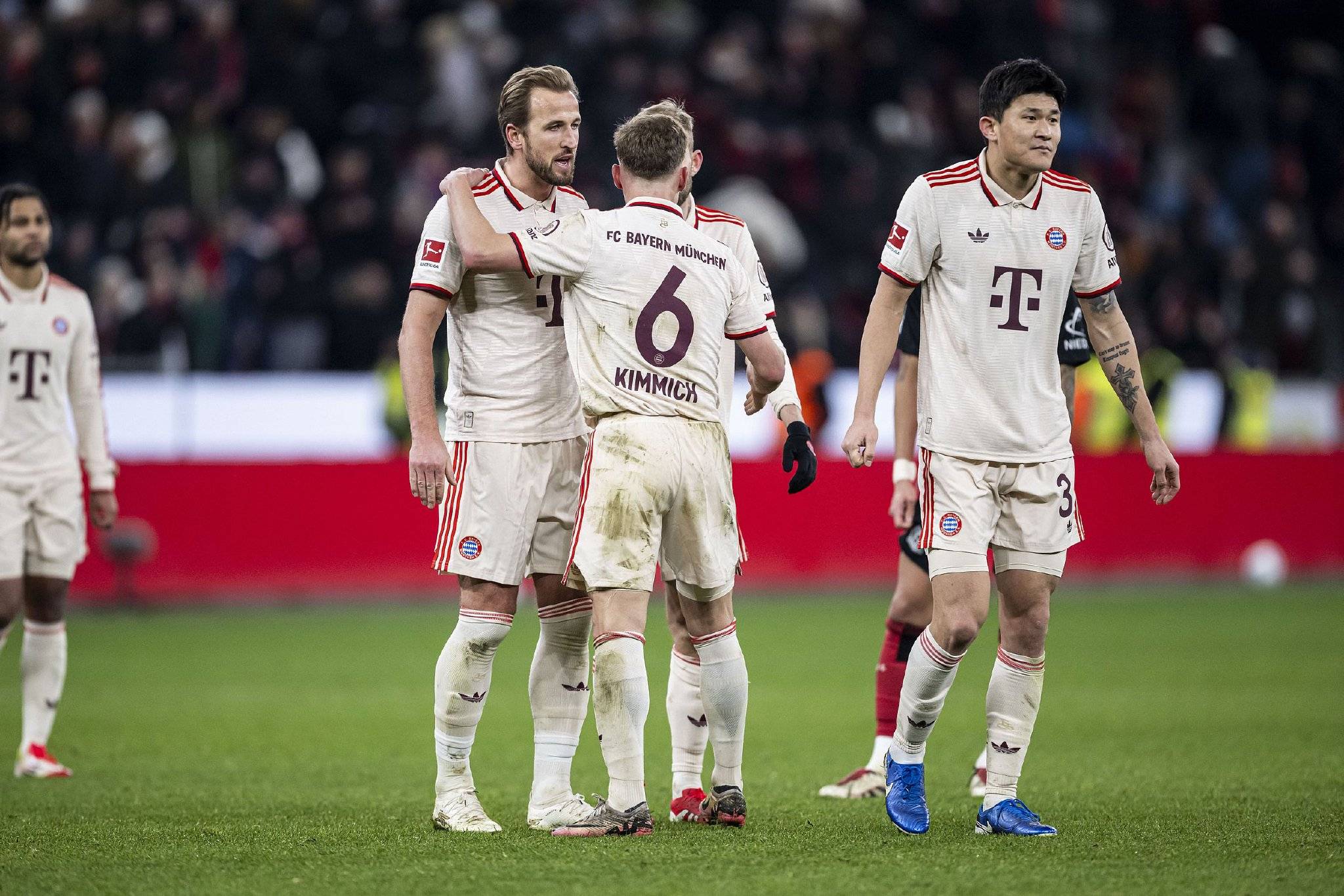 kaiyun-Ming迎来十赛季出色发挥，拜仁观众热烈欢呼！-kaiyun